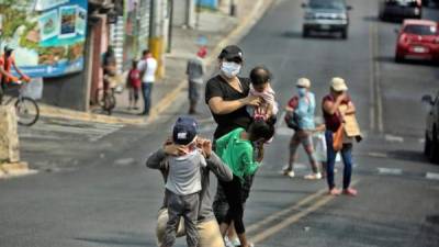 Juan Orlando Hernández pidió a través de redes sociales que el uso de mascarillas sea obligatorio.