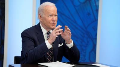 Biden anunció ayer duras sanciones económicas para Rusia así como el aumento de venta de armas a Ucrania y el despliegue de militares estadounidenses en Europa del Este.