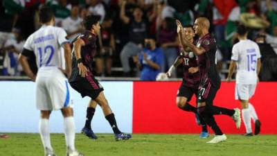 La selección mexicana ganó, pero la pasó mal ante los salvadoreños. Foto AFP.