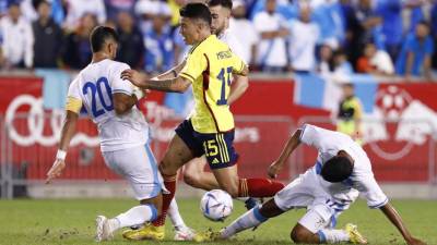 El volante James Rodríguez abrió el marcador en el Guatemala vs Colombia.