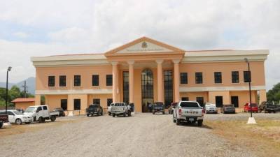 La Municipalidad de Santa Bárbara donó el predio donde fue construido el moderno edificio.