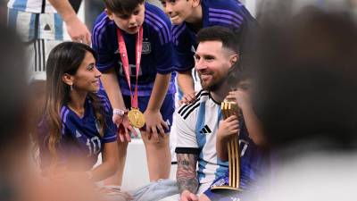 Antonela Roccuzzo y Lionel Messi celebraron el triunfo de la Albiceleste en el Mundial de Qatar 2022.