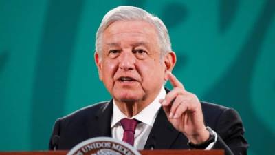 El presidente de México, Andrés Manuel López Obrador, habla durante una rueda de prensa en el Palacio Nacional de la Ciudad de México (México). EFE/ José Méndez/