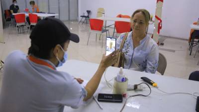Al menos 300 personas al día están llegando a reclamar su DNI. Fotos: Moisés Valenzuela.