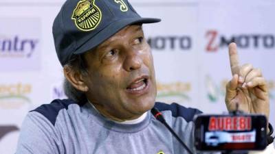 Carlos Restrepo habló en conferencia de prensa previo al clásico sampedrano. Foto Neptalí Romero