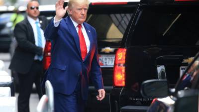 Trump es investigado por la posible violación de la Ley de Espionaje.