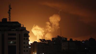 Israel bombardeó varios objetivos en la Franja de Gaza escalando la tensión en la región.