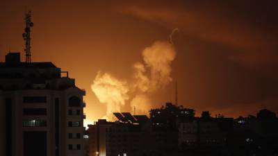 Israel bombardeó varios objetivos en la Franja de Gaza escalando la tensión en la región.