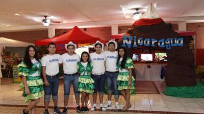 Los alumnos de undécimo grado expusieron sobre las tradiciones de Nicaragua.
