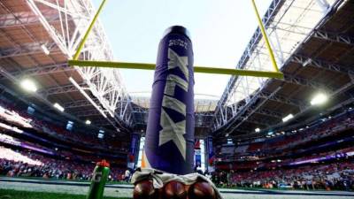 El University of Phoenix Stadium de Arizona previo a dar inicio el Super Bowl .