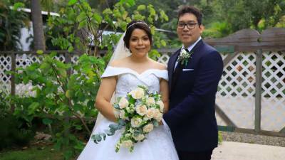 <b><span class=mln_uppercase_mln>Pareja.</span></b> Danna María Ávila y Fernando Antonio Cruz llegaron irradiando el amor que se profesan al recinto preparado para su inolvidable enlace nupcial.