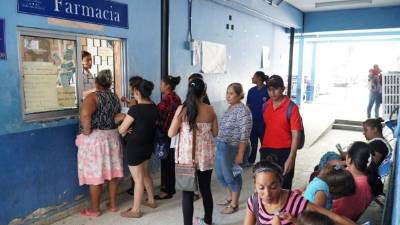 Las autoridades del centro de salud aseguran que la farmacia está abastecida.