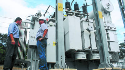 El concesionario de la distribución eléctrica invertirá en transformadores y otro equipo eléctrico como el de la foto.