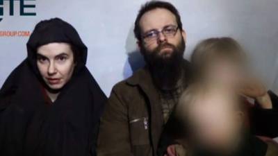 Joshua Boyle junto a su familia cuando permanecían en cautiverio en Afganistán.