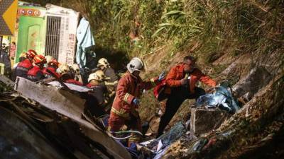 Los equipos de rescate llegaron rápidamente al lugar pero muchos heridos ya habían fallecido.