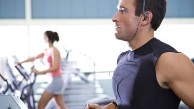 Para cuidar sus salud puede iniciar a hacer ejercicios practicos en casa.