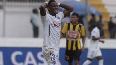 El delantero de Olimpia. Romell Quioto, pidió disculpas a toda la afición merengue que llegó a presenciar el encuentro.