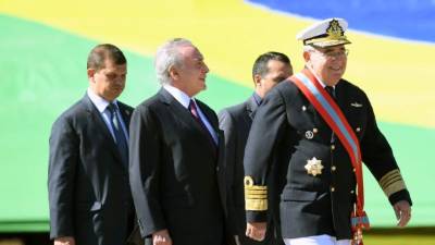 La supervivencia política del presidente Michel Temer (segundo de la izq.) sigue en a cuerda floja.
