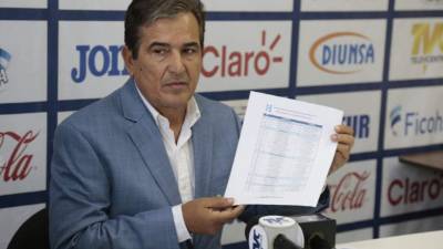 El técnico anunció en conferencia de prensa a los convocados de la sub-23.
