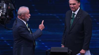 Lula y Bolsonaro se enfrentaron en un debate a pocas semanas de las elecciones presidenciales en Brasil.