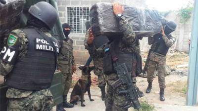 Los policías militares realizaron una serie de allanamientos.