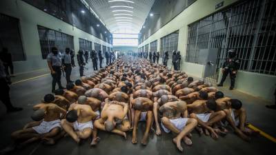 El presidente colombiano, Gustavo Petro, criticó la nueva cárcel que el Gobierno de Bukele construyó para supuestos pandilleros.