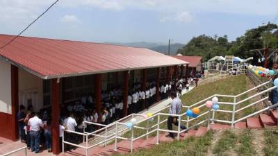 Según el IDECOAS, solo esta año se están invirtiendo más de L427 millones en la mejora de 64 centros educativos.