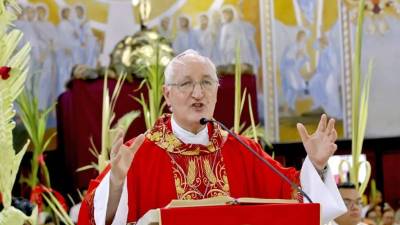 El obispo Ángel Garachana pide a todos seguir las celebraciones por las redes sociales.