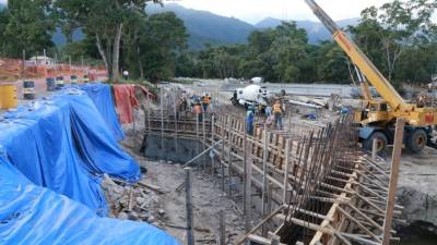 Los trabajos en el puente que conectará el circuito norte con las urbanizaciones nuevas van avanzados.