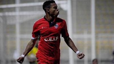 El atacante cafetalero viene del Unión Comercio, equipo de la primera división de Perú, en donde anotó goles en 22 partidos.