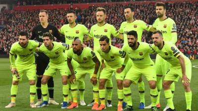Tras la humillante eliminación en semifinales de la Champions League a manos del Liverpool, la prensa española ha comenzado a revelar los futbolistas señalados del fracaso y que estarían saliendo del club catalán para la próxima campaña.