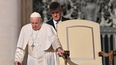 <b>El Papa</b> argentino dijo a un grupo de seminaristas y religiosos que estudian en Roma que deben vivir de forma virtuosa.