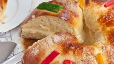 La clave para que quede una rosca sabrosa y bien cocida es la paciencia: que la fermentación de la masa se haga de manera natural, sin forzar su crecimiento.