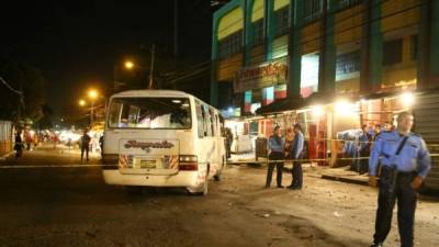 El bus fue tiroteado en la 7 calle del barrio Guamilito, pero regresó al centro de la ciudad para pedir auxilio.