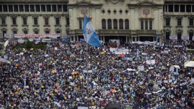 Los guatemaltecos han demostrado su indignación contra los escándalos de corrupción en ese país con multitudinarias protestas cada sábado.