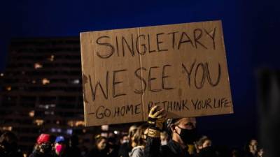 Manifestantes exigieron el despido del jefe de la Policía de Rochester, La'Ron Singletary, tras la muerte de Prude./AFP.