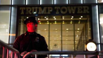 Las autoridades estadounidenses reforzaron la seguridad para Donald Trump, el presidente electo número 45 de ese país, tras el estallido de protestas en varias ciudades del país en su contra.