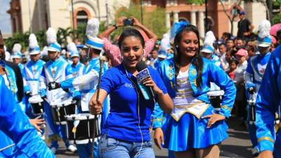 Elsa Oseguera, la periodista de San Pedro Sula del canal HCH no quiso pasar desapercibida este 15 de septiembre.