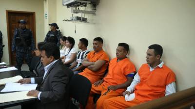 Katlin Zambrano, Yesica Zambrano, Marvin Oliva, Osman Osorio, Edgar Osorio y Marvin Gómez en el inicio del juicio oral.