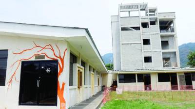 El problema se da en la colonia Jardines del Valle. .Fotos: Neptalí Romero.