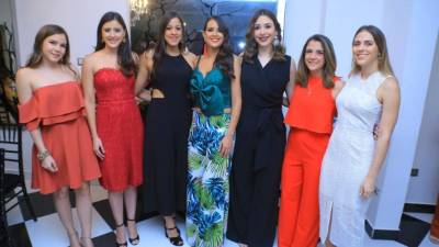 Cristina Chahín, Denise Chinchilla, Matilde Turcios, María Yuja, Daniela Sierra, Joana Bandy y Ericka Andonie