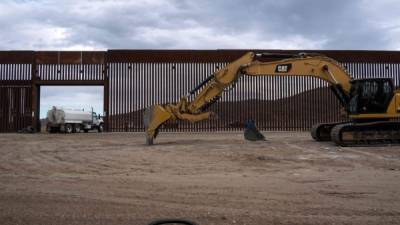 Los trabajos de construcción del muro en la frontera de EEUU y México quedaron suspendidos indefinidamente./AFP.
