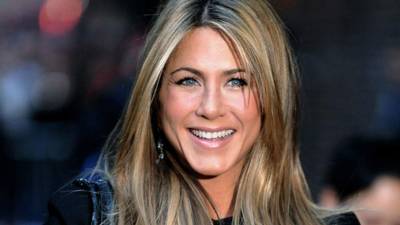 La expareja de Brad Pitt, Jennifer Aniston, dice que no necesita hijos para reafirmarse.