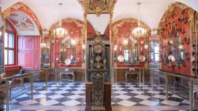 Picture taken on April 9, 2019 shows the White Silver Room (Weißsilberzimmer), one of the rooms in the historic Green Vault (Gruenes Gewoelbe) at the Royal Palace in Dresden, eastern Germany. - The Green Vault, with one of the biggest collection of baroque treasures in Europe, has been robbed, police said November 25, 2019. At a press conference, the director of Dresden's state art collections Marion Ackermann told reporters that the items stolen included sets of diamonds which were 'priceless'. (Photo by Sebastian Kahnert / dpa / AFP) / Germany OUT