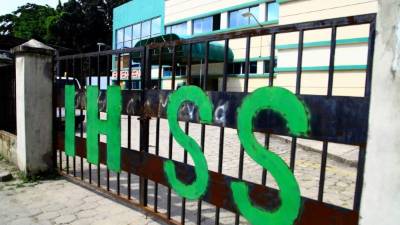 El Seguro Social ha estado al mando de una junta interventora. En la imagen, la fachada del hospital de San Pedro Sula.