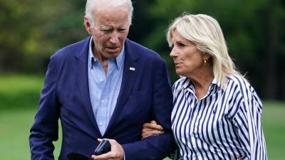 La primera dama de EEUU permanece aislada en su residencia de Delaware.