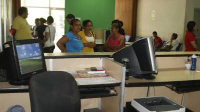 Las oficinas del registro atienden de 8:00 am a 4:00 pm de lunes a viernes.