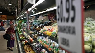 Bukele pidió a los comerciantes bajar los precios de los alimentos en El Salvador.