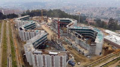 La alcaldía de Medellín anunció que en mayo de 2027 terminará la construcción de la primera megacárcel del país, un centro para 1.339 personas que busca ser un modelo de infraestructura en materia de seguridad penitenciaria para el resto de Colombia.