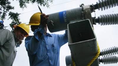 La Enee se encarga de la transmisión del servicio.